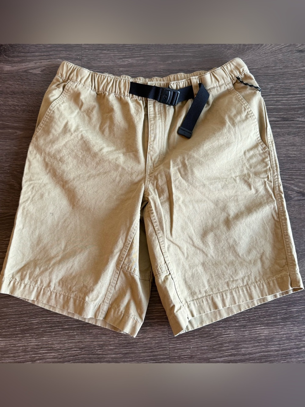 Columbia Tan Men's Hybrid Shorts with Built-In Black Belt